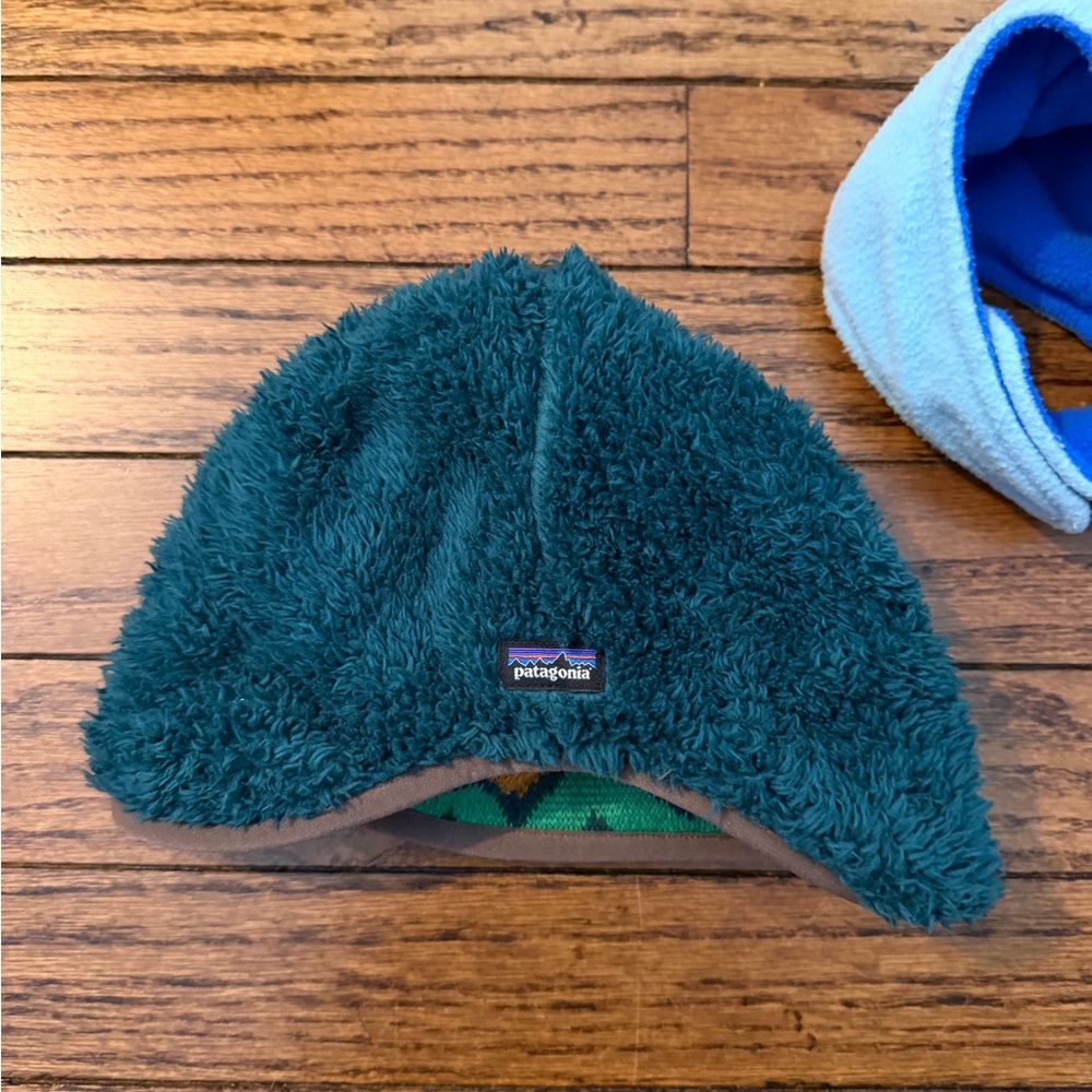Patagonia Reversible baby hat - Picture 2 of 2